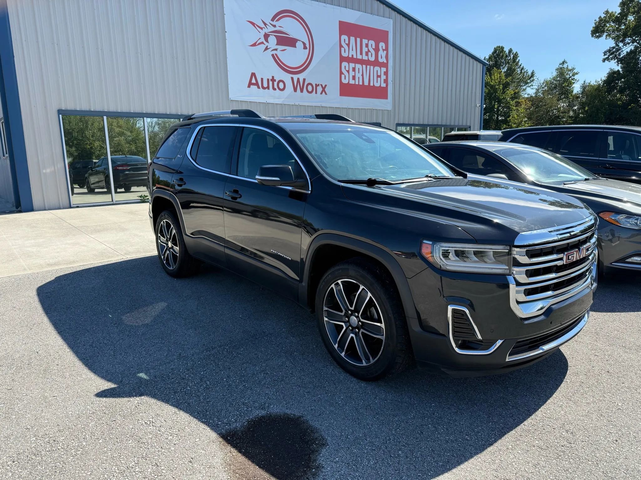 Used 2020 GMC Acadia SLT w/ Driver Alert Package II image 28