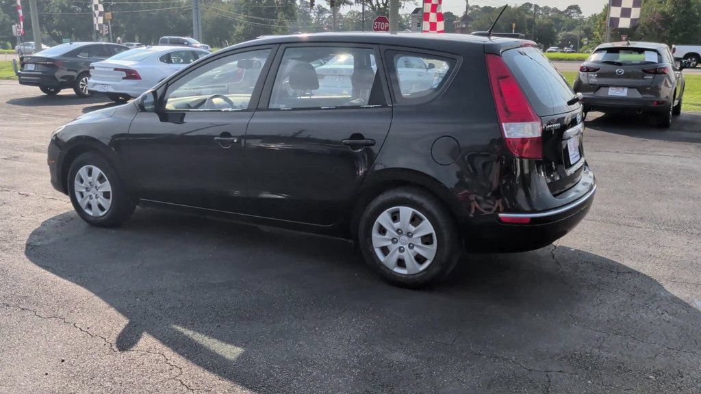 Used 2010 Hyundai Elantra GLS FWD image 6