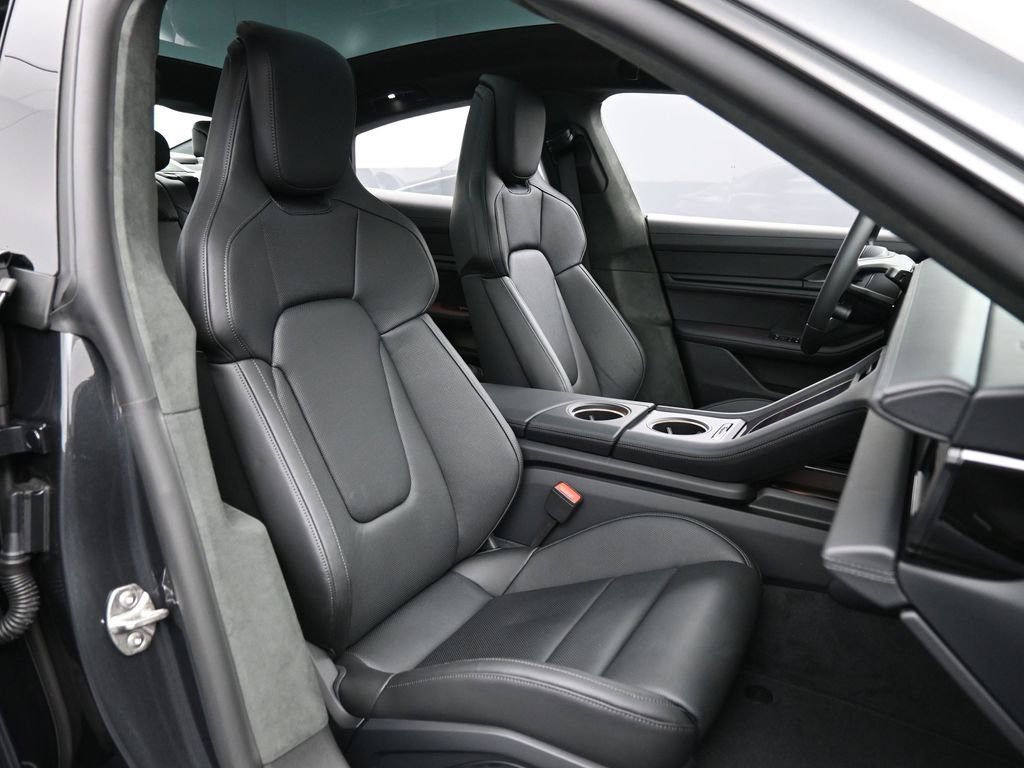 New 2026 Porsche Taycan GTS AWD/4WD image 32