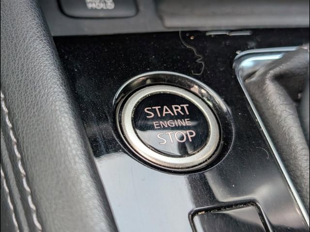 Used 2021 Nissan Kicks SR w/ SR Premium Package FWD image 11