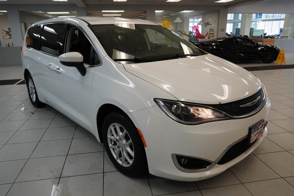 Used 2017 Chrysler Pacifica Touring Plus image 17