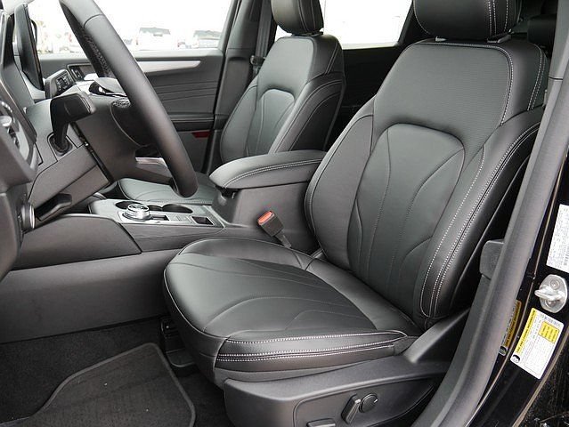 New 2025 Ford Escape SE w/ PHEV Premium Package FWD image 13