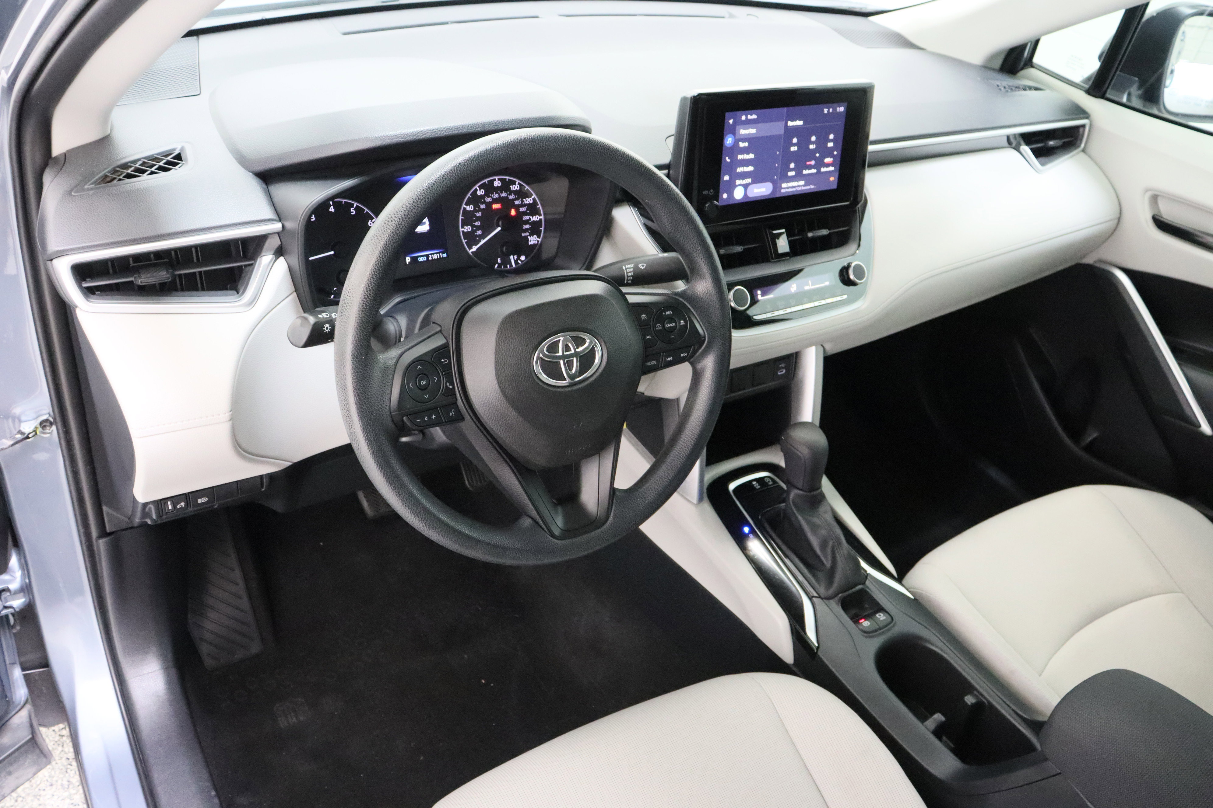 Certified 2023 Toyota Corolla Cross L image 13