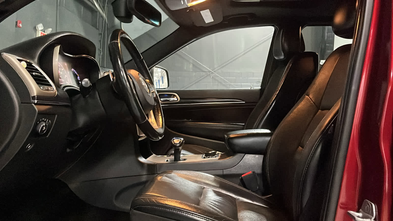 Used 2014 Jeep Grand Cherokee Limited AWD/4WD image 10