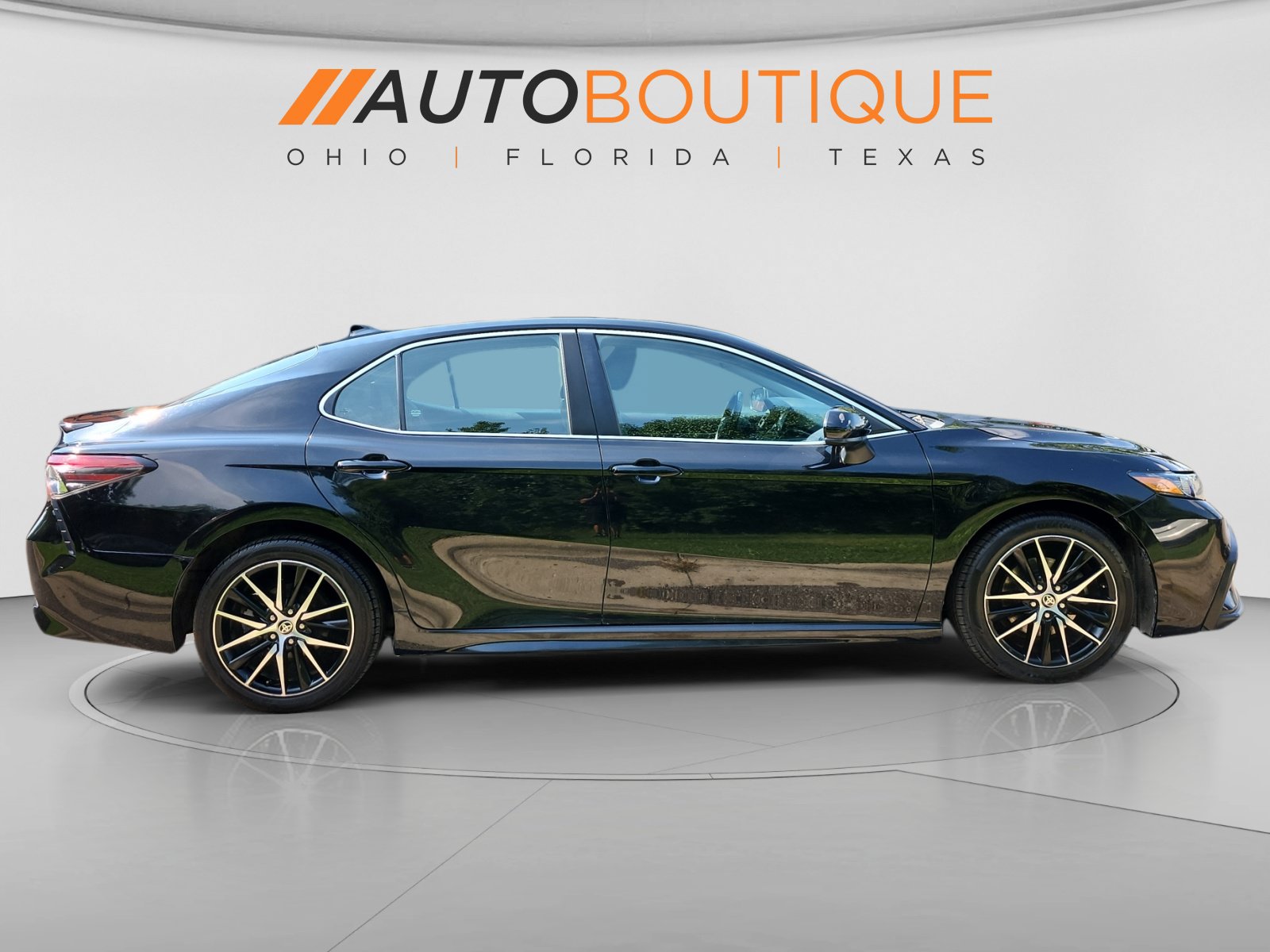 Used 2021 Toyota Camry SE FWD image 6