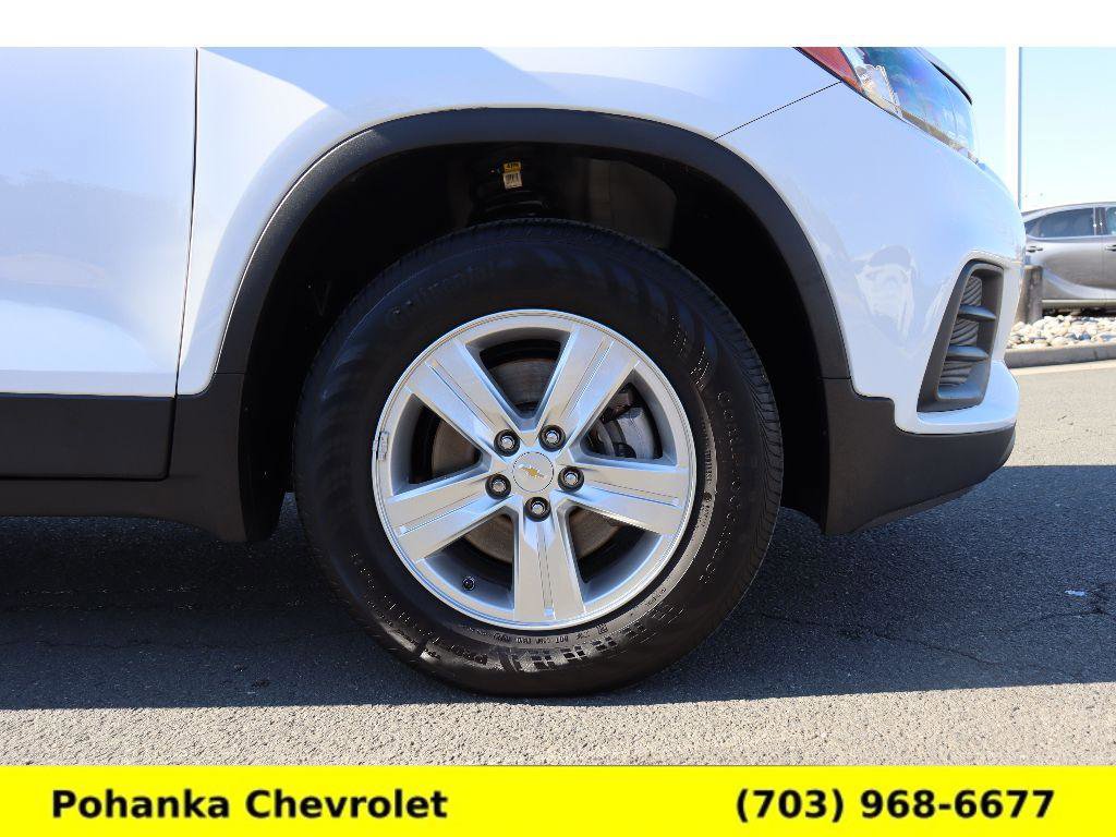 Used 2022 Chevrolet Trax LS w/ Tint and Cruise Package image 29