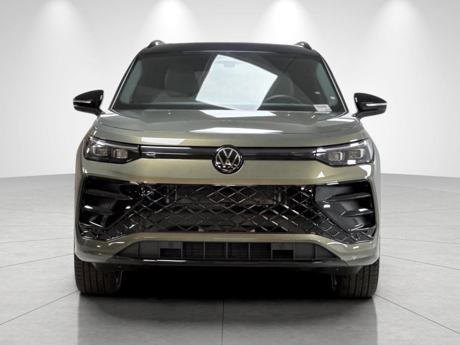 New 2026 Volkswagen Tiguan SE R-Line AWD/4WD image 8