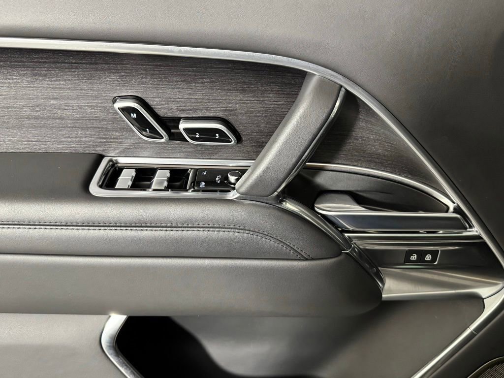 Used 2023 Land Rover Range Rover Long Wheelbase First Edition image 12