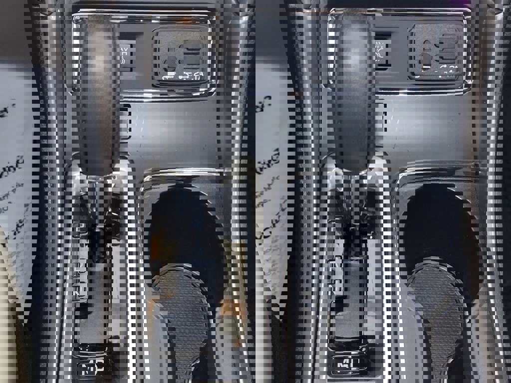 Used 2022 Subaru Ascent Limited image 15