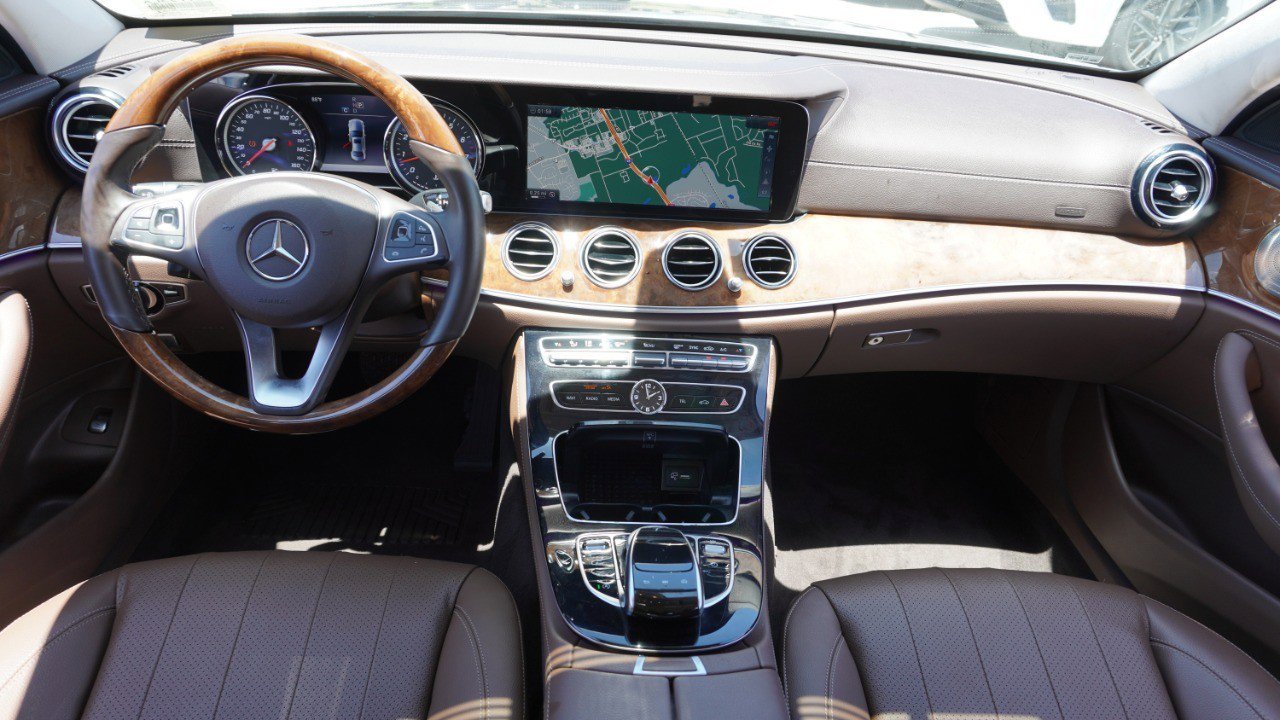 Used 2017 Mercedes-Benz E 300 image 27