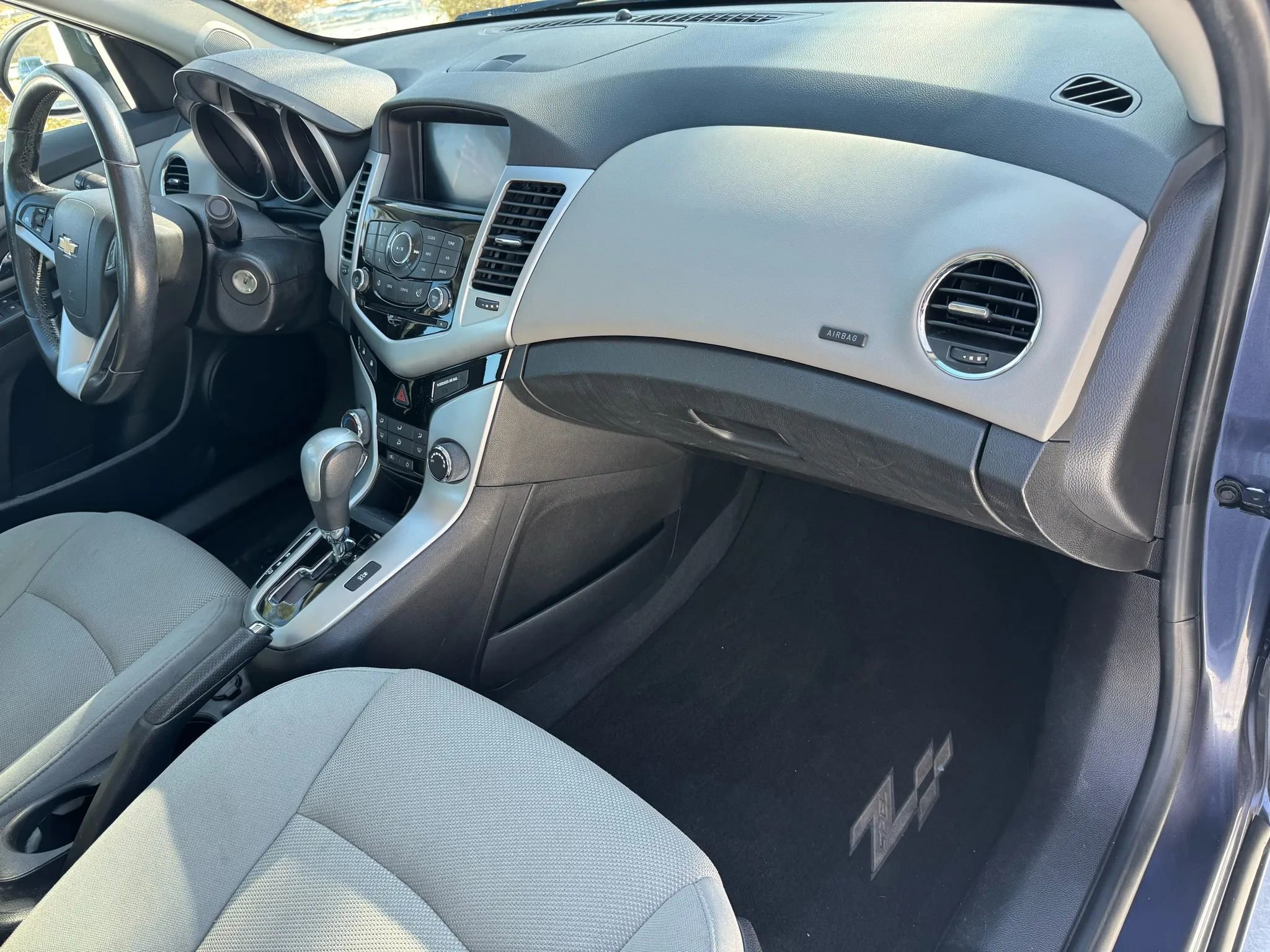Used 2014 Chevrolet Cruze LT image 24
