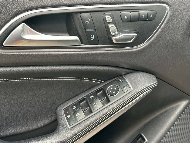 Used 2018 Mercedes-Benz GLA 250 4MATIC image 16