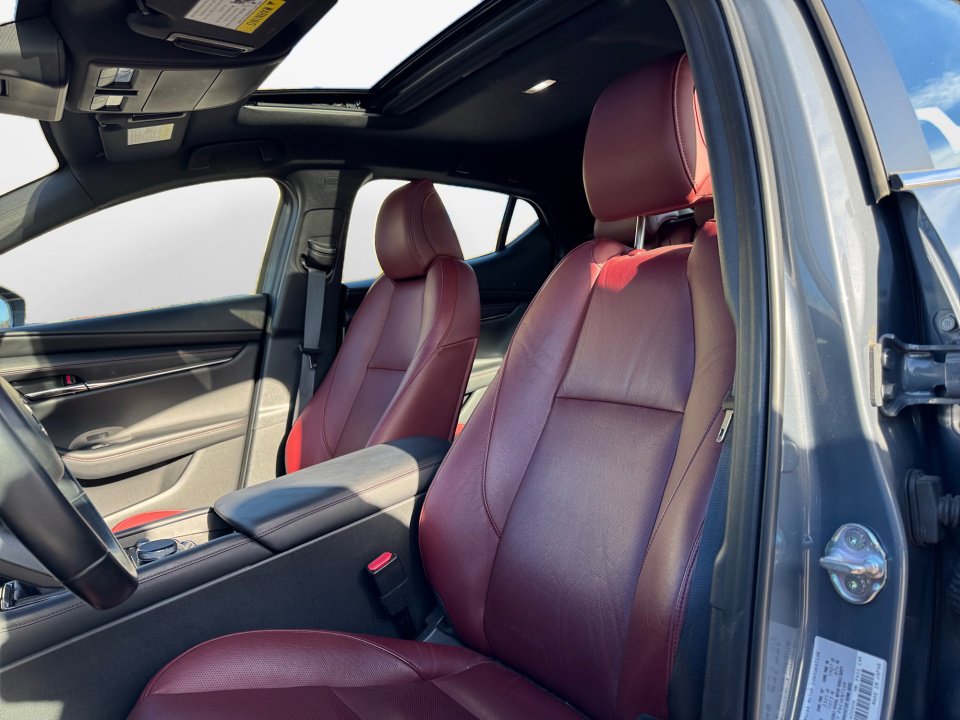 Used 2023 MAZDA MAZDA3 s image 9