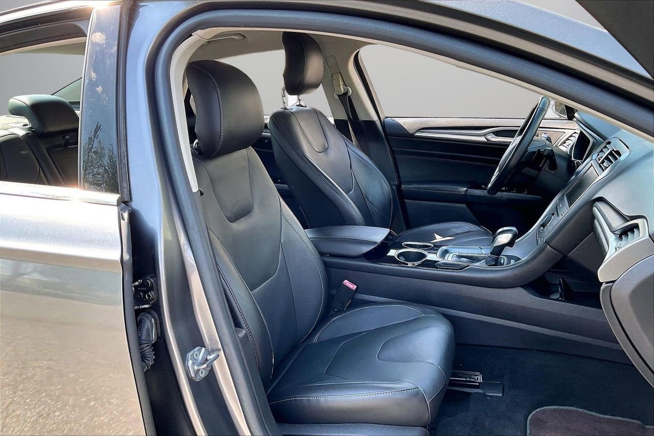 Used 2014 Ford Fusion Titanium FWD image 23