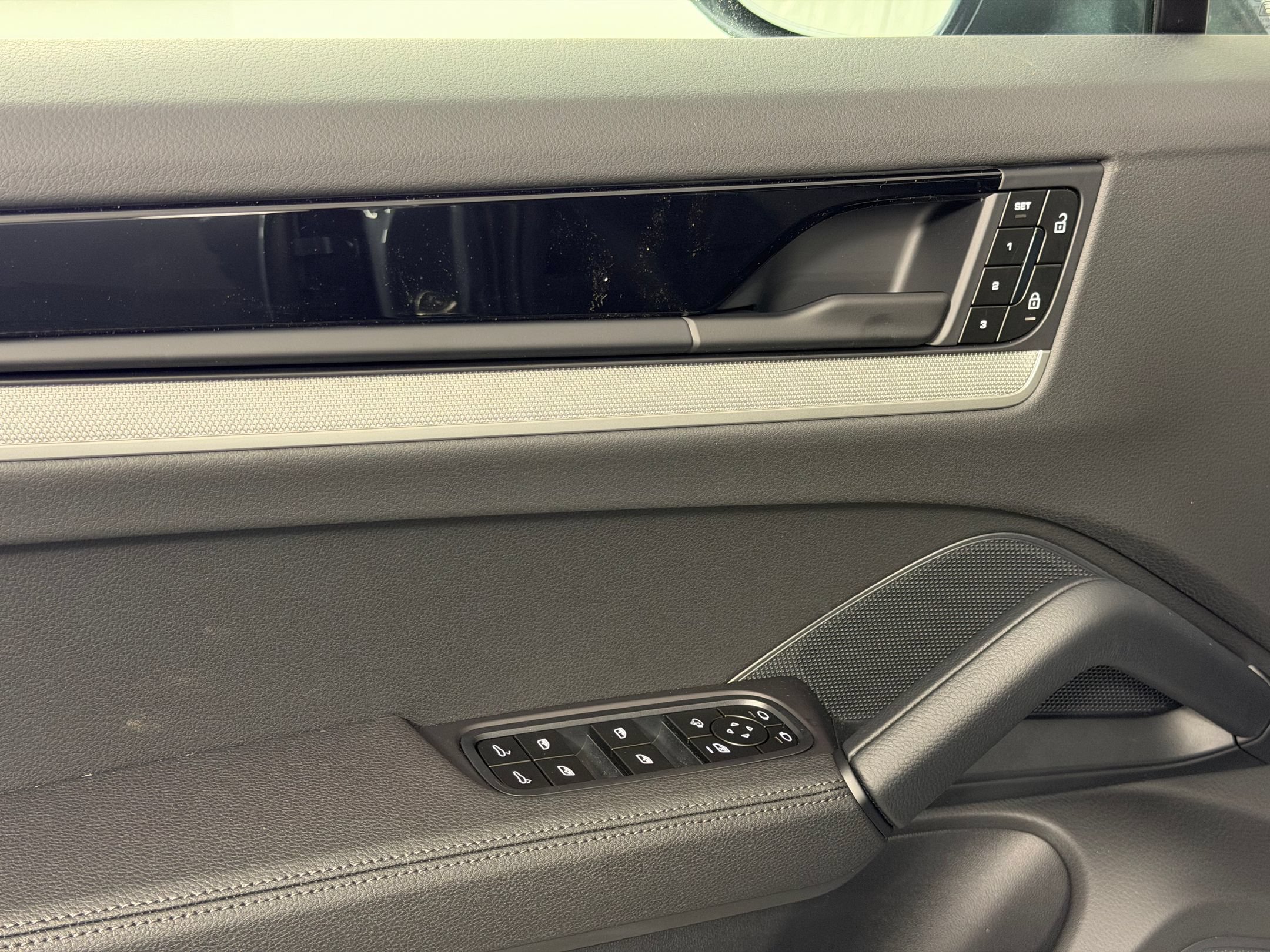 Certified 2026 Porsche Cayenne AWD/4WD image 15