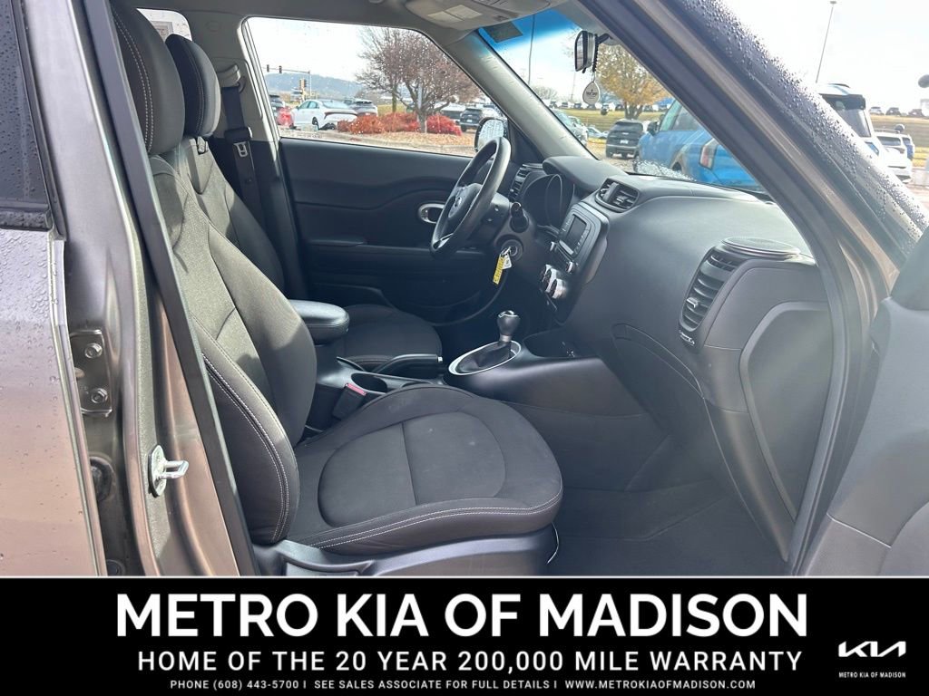Used 2017 Kia Soul Base image 30