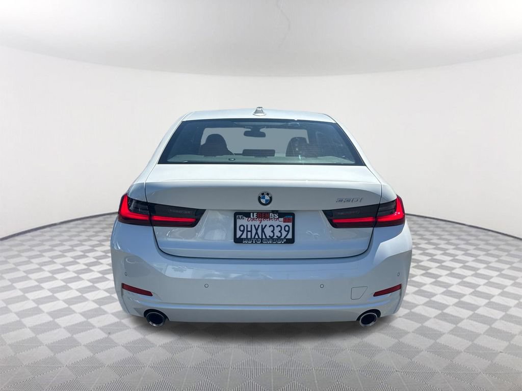 Used 2023 BMW 330i Sedan w/ Convenience Package RWD image 5