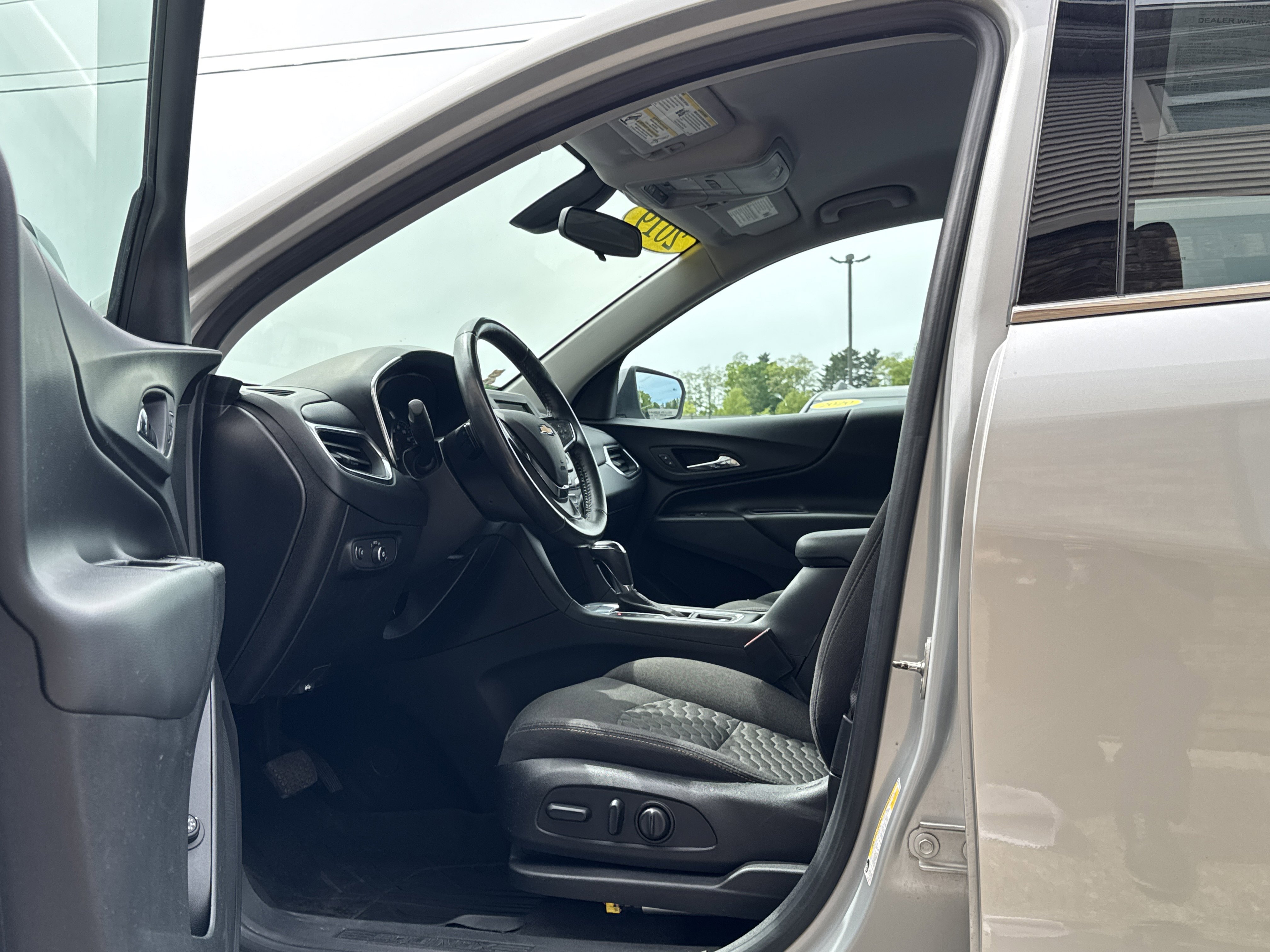 Used 2019 Chevrolet Equinox LT AWD/4WD image 9