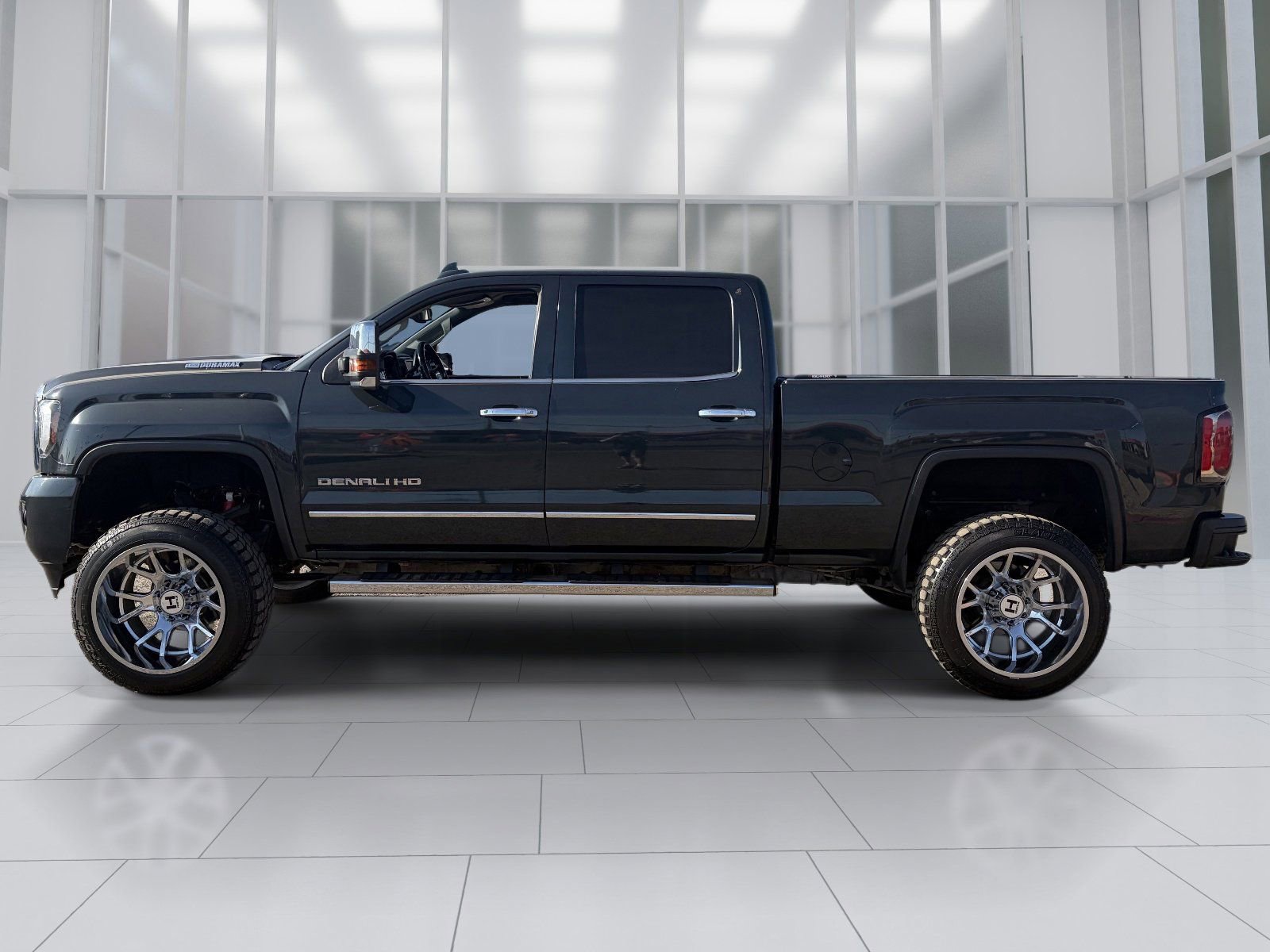Used 2019 GMC Sierra 2500 Denali w/ Duramax Plus Package image 2