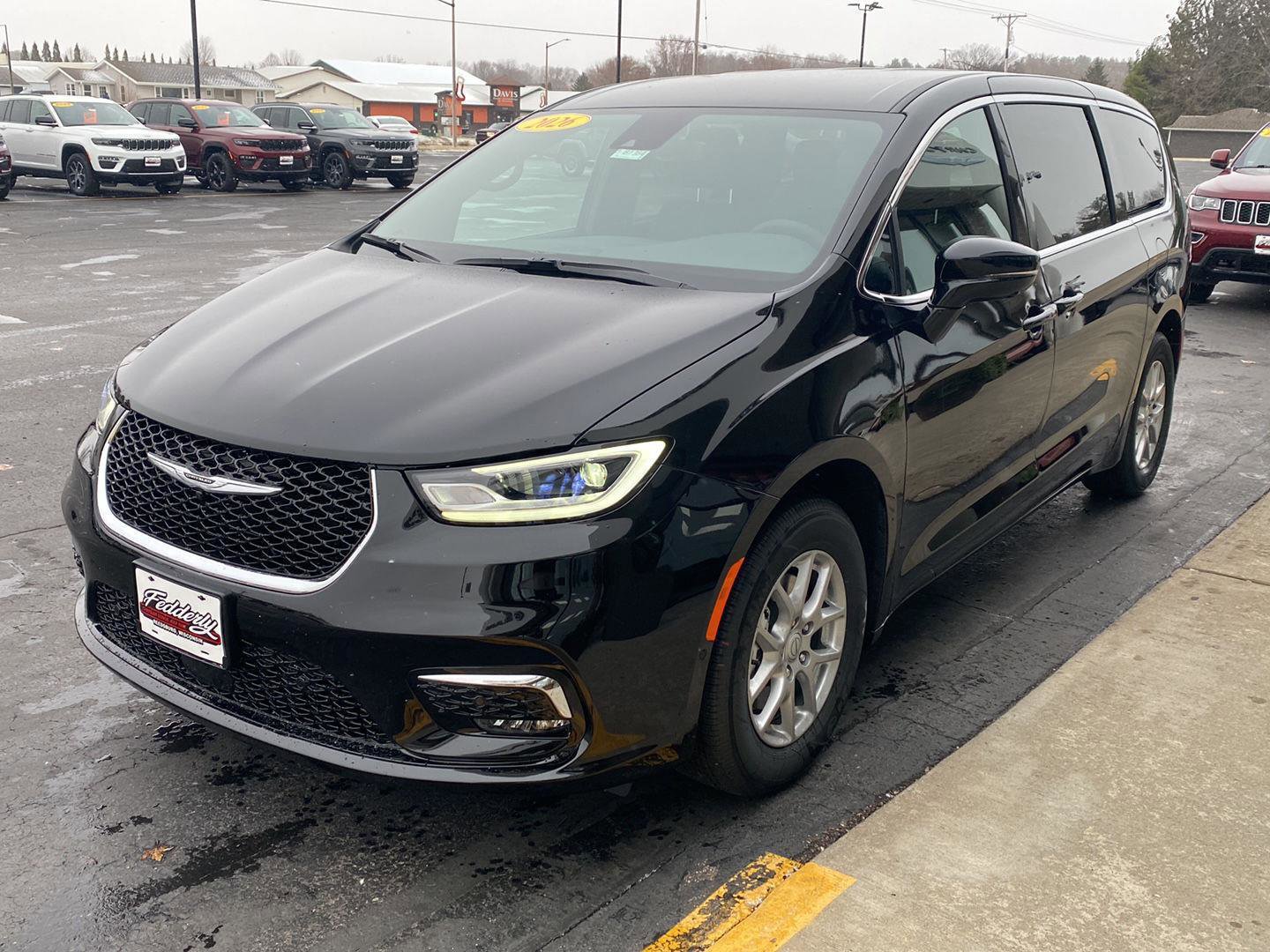 New 2026 Chrysler Pacifica Select image 3