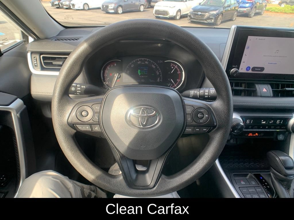 Used 2025 Toyota RAV4 XLE AWD/4WD image 16