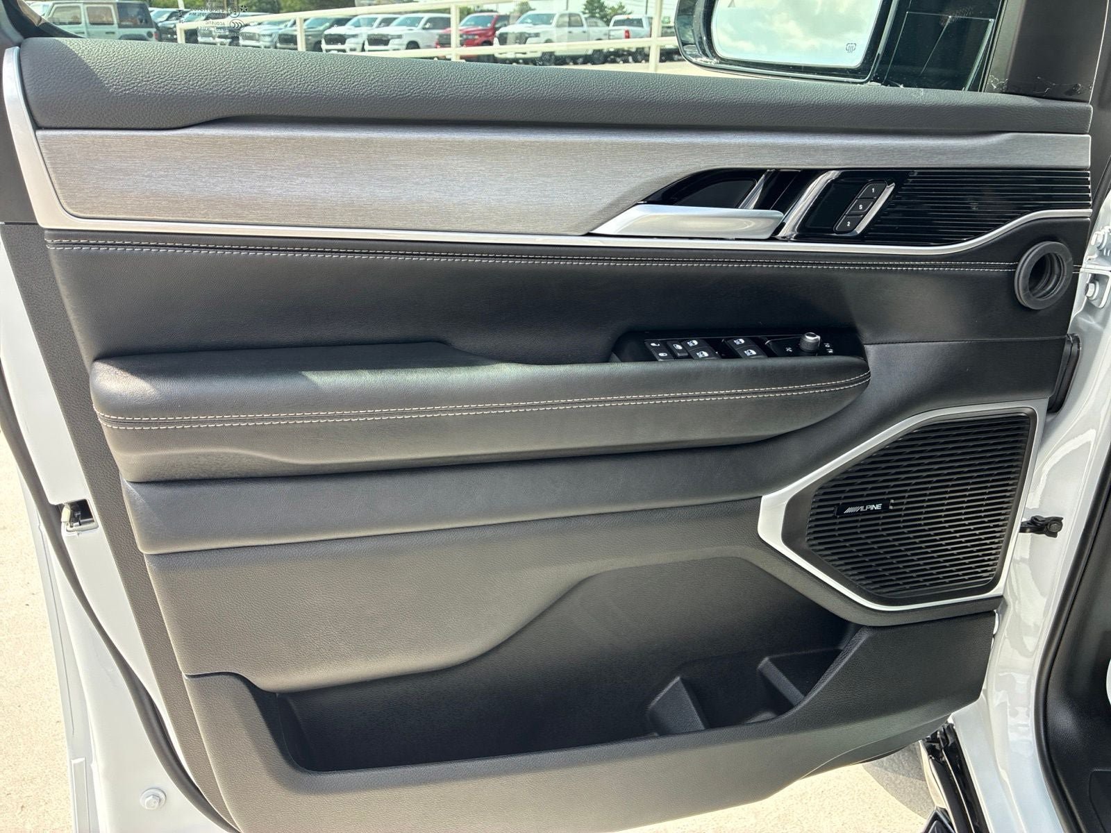 New 2026 Jeep Grand Wagoneer L Limited AWD/4WD image 16