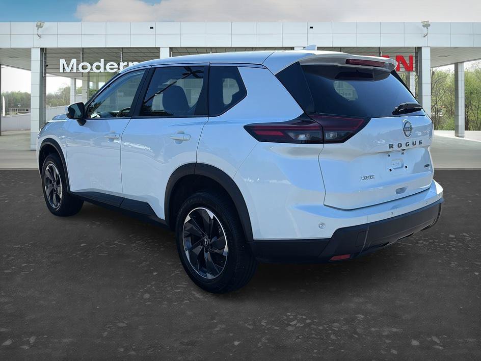 Certified 2025 Nissan Rogue SV AWD/4WD image 3