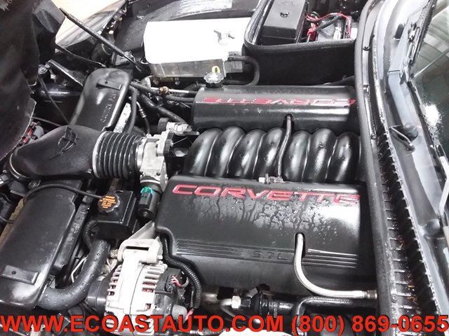 Used 2003 Chevrolet Corvette Coupe w/ Preferred Equipment Group RWD image 9