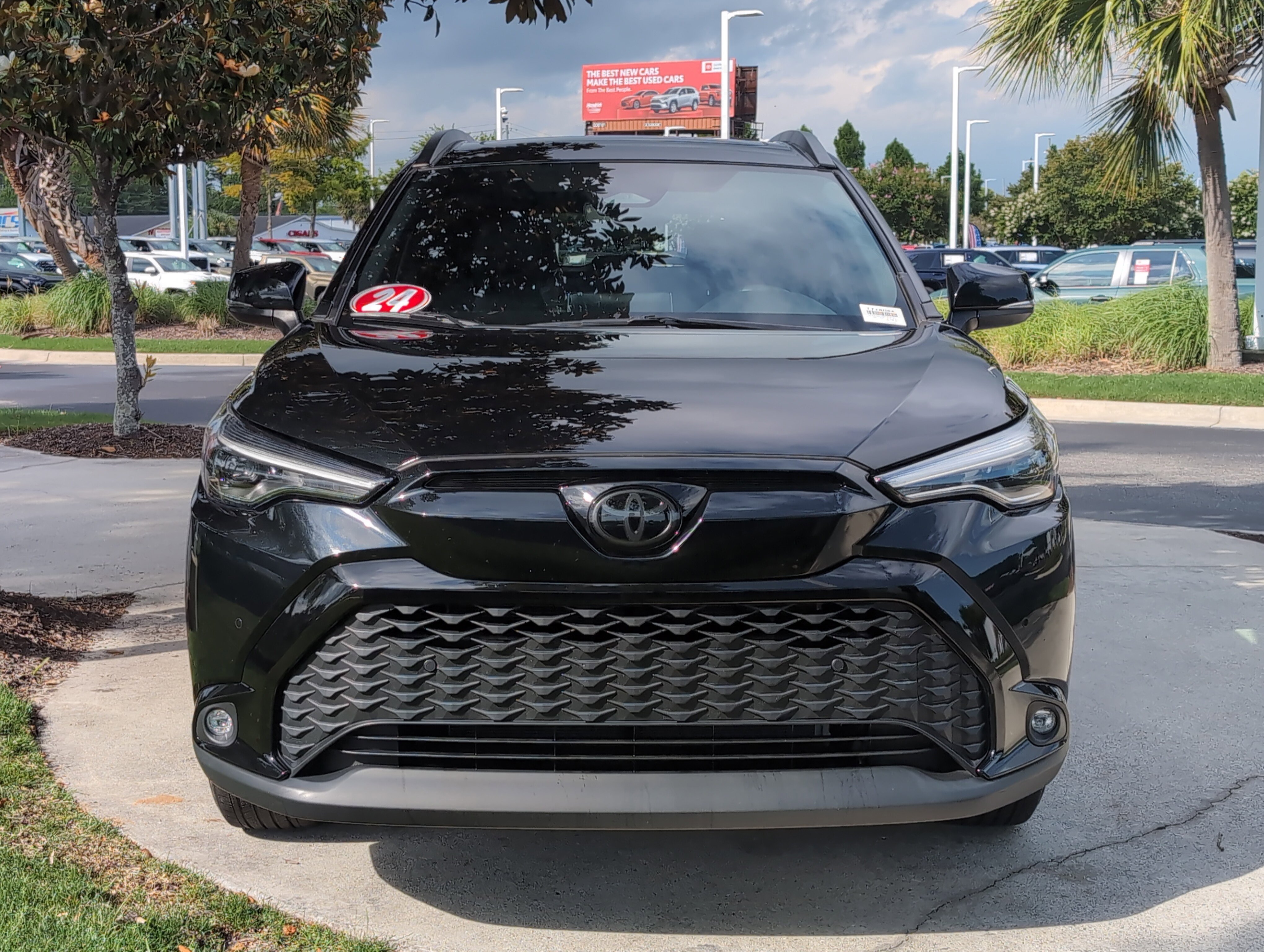 Used 2024 Toyota Corolla Cross AWD Hybrid w/ Convenience Package image 3