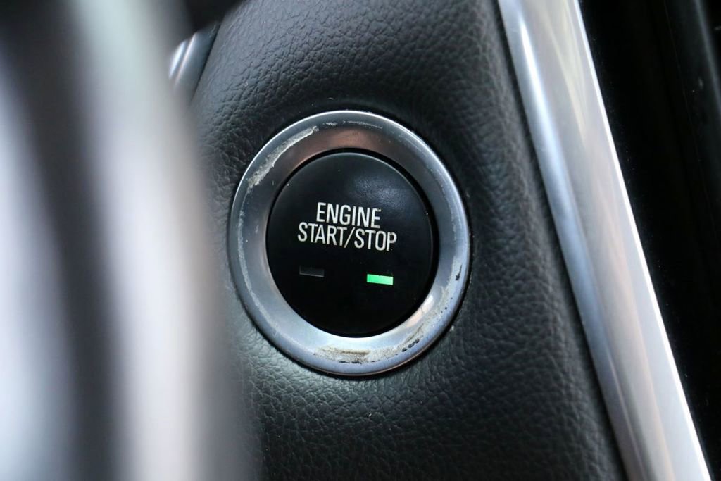 Used 2019 Chevrolet Traverse RS FWD image 11