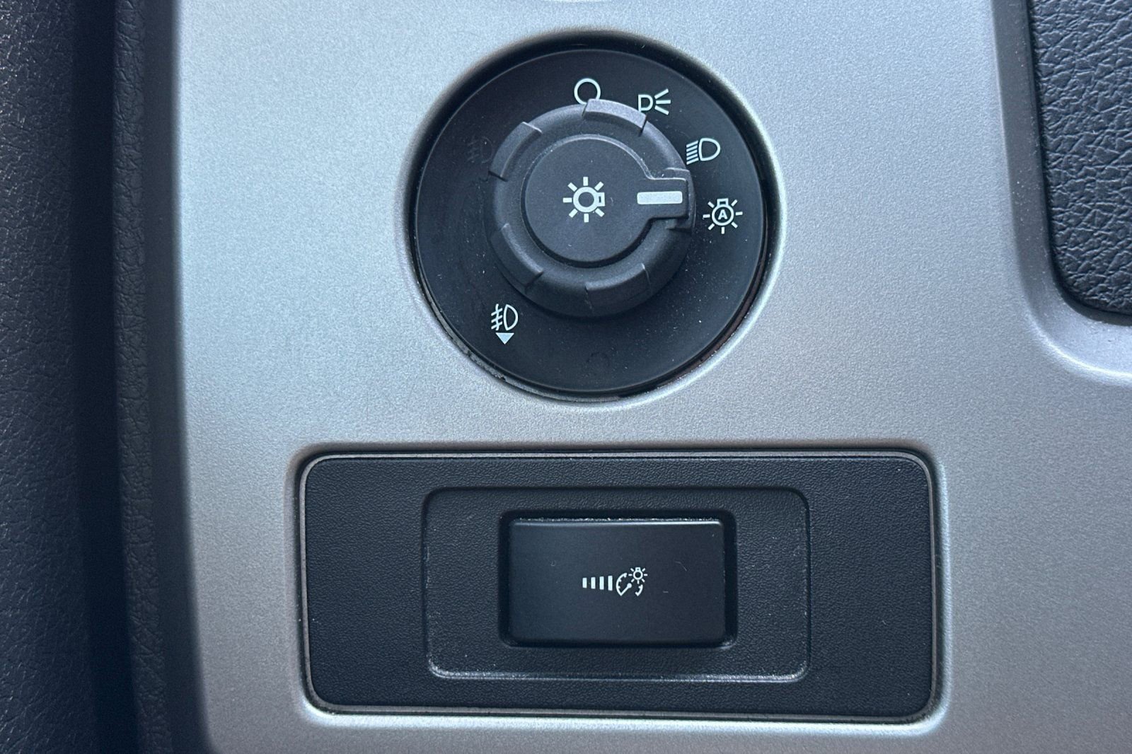 Used 2014 Ford F150 Lariat w/ Equipment Group 501A Mid image 40