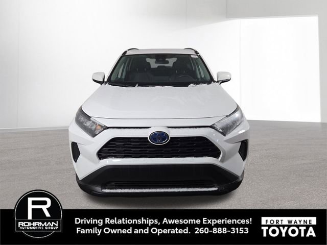 Used 2021 Toyota RAV4 LE AWD/4WD image 3