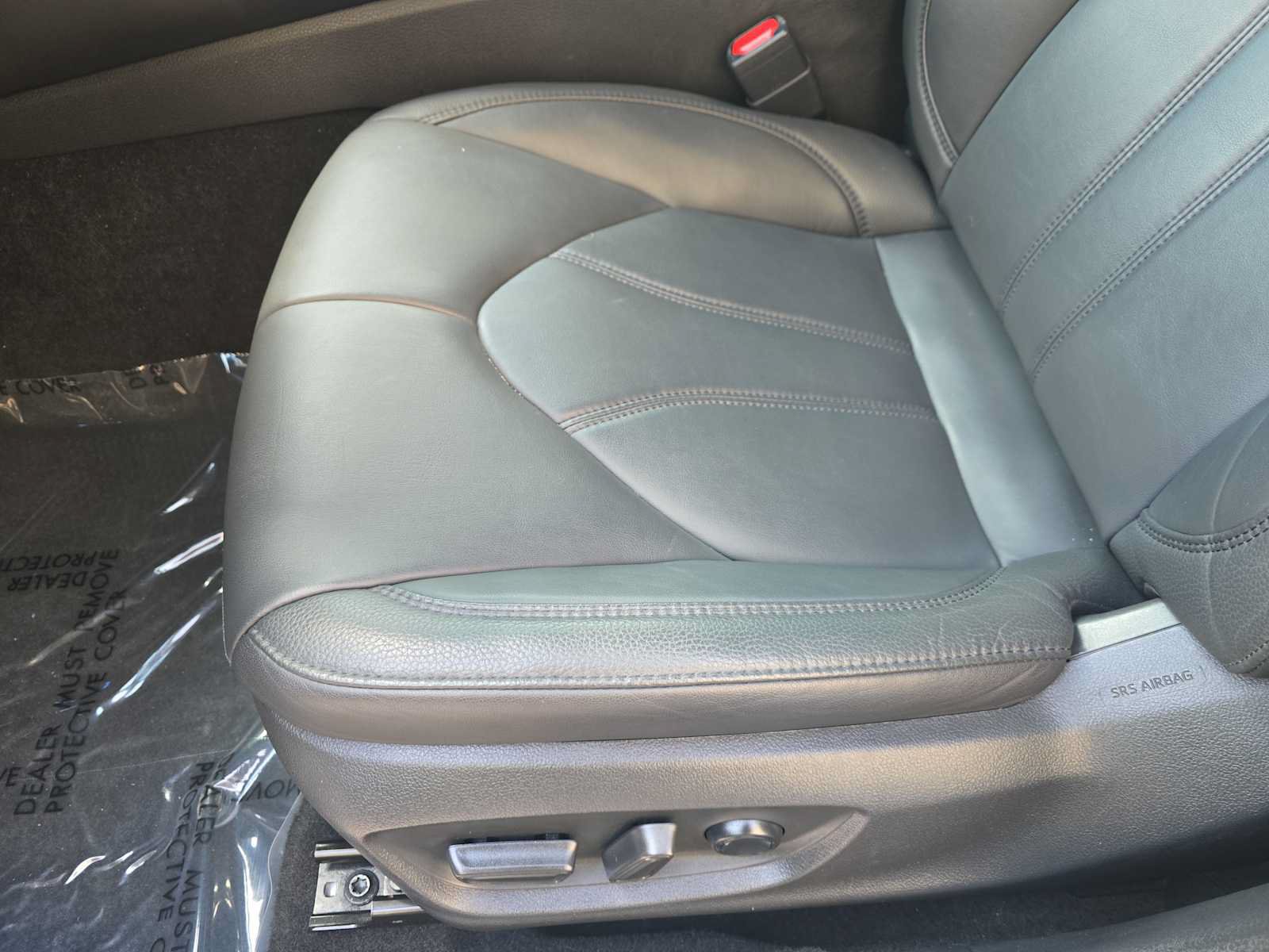 Used 2022 Toyota Avalon XLE w/ Moonroof Package FWD image 17