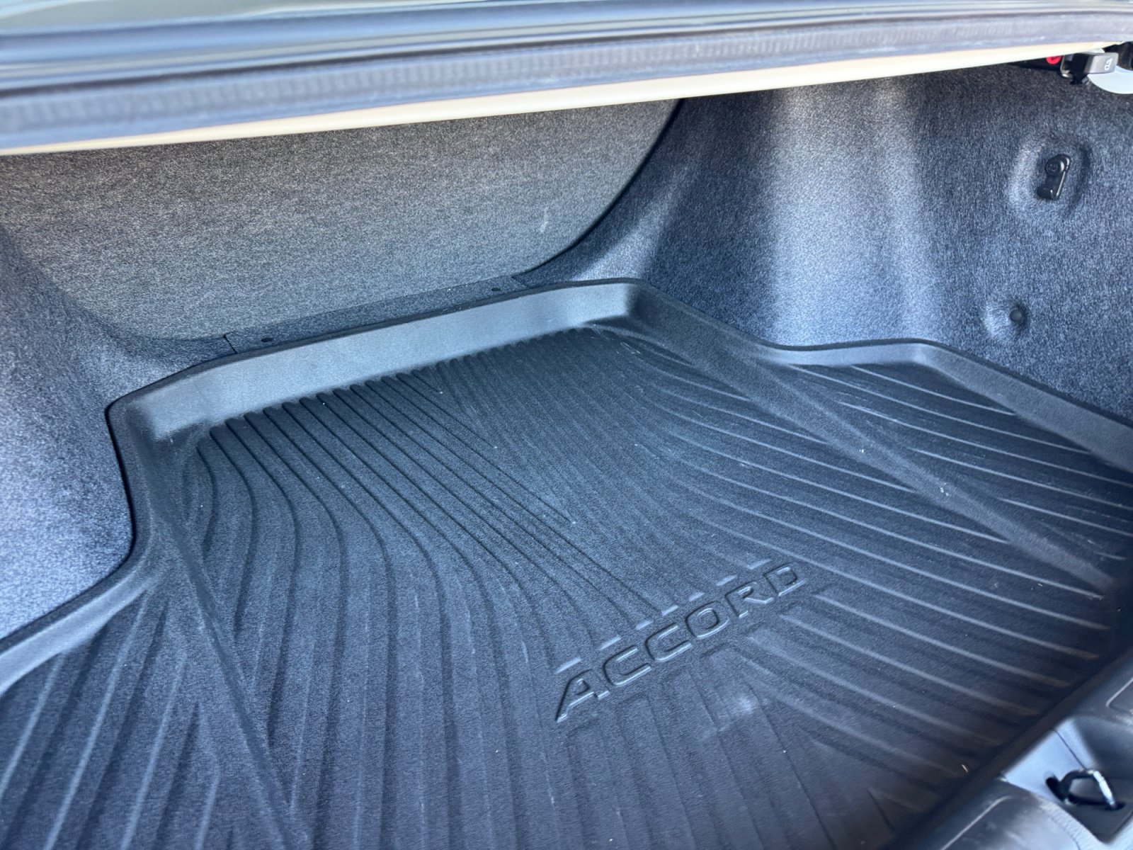 Used 2021 Honda Accord LX image 19