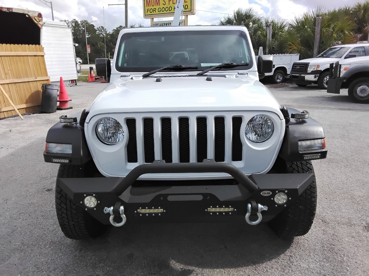 Used 2023 Jeep Wrangler Unlimited Sport image 9