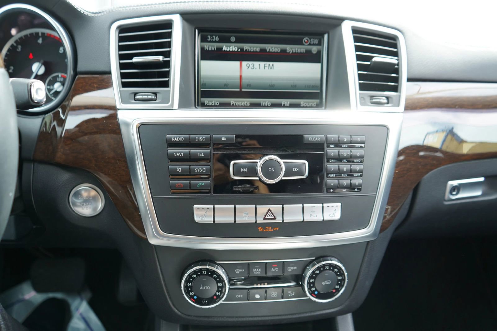 Used 2013 Mercedes-Benz GL 320 BlueTEC 4MATIC image 11