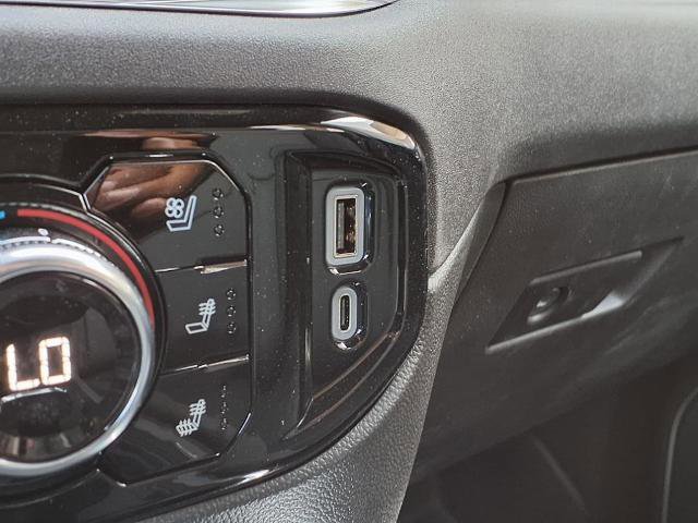 New 2026 GMC Sierra 1500 SLT image 8