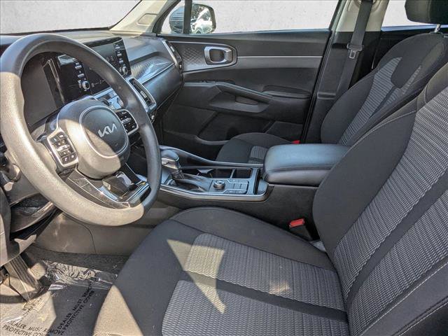 Used 2023 Kia Sorento LX image 17