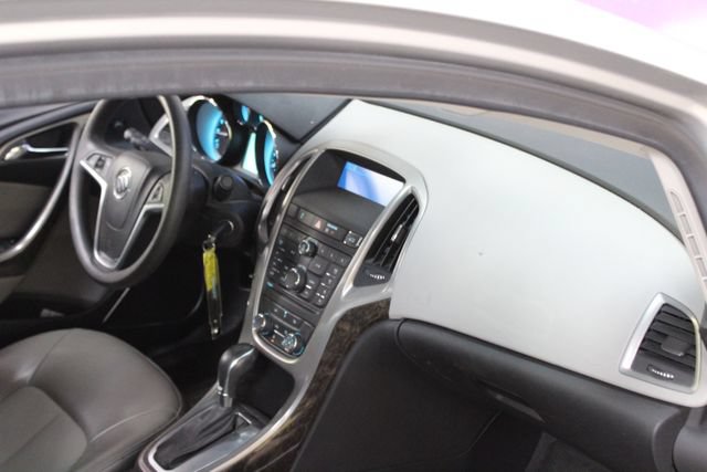 Used 2012 Buick Verano FWD image 12