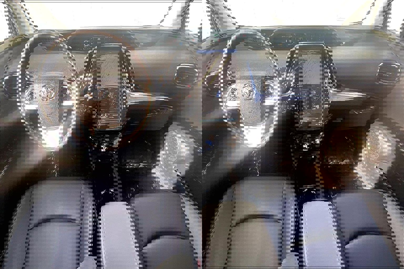 Used 2019 Toyota Prius Prime Premium image 19