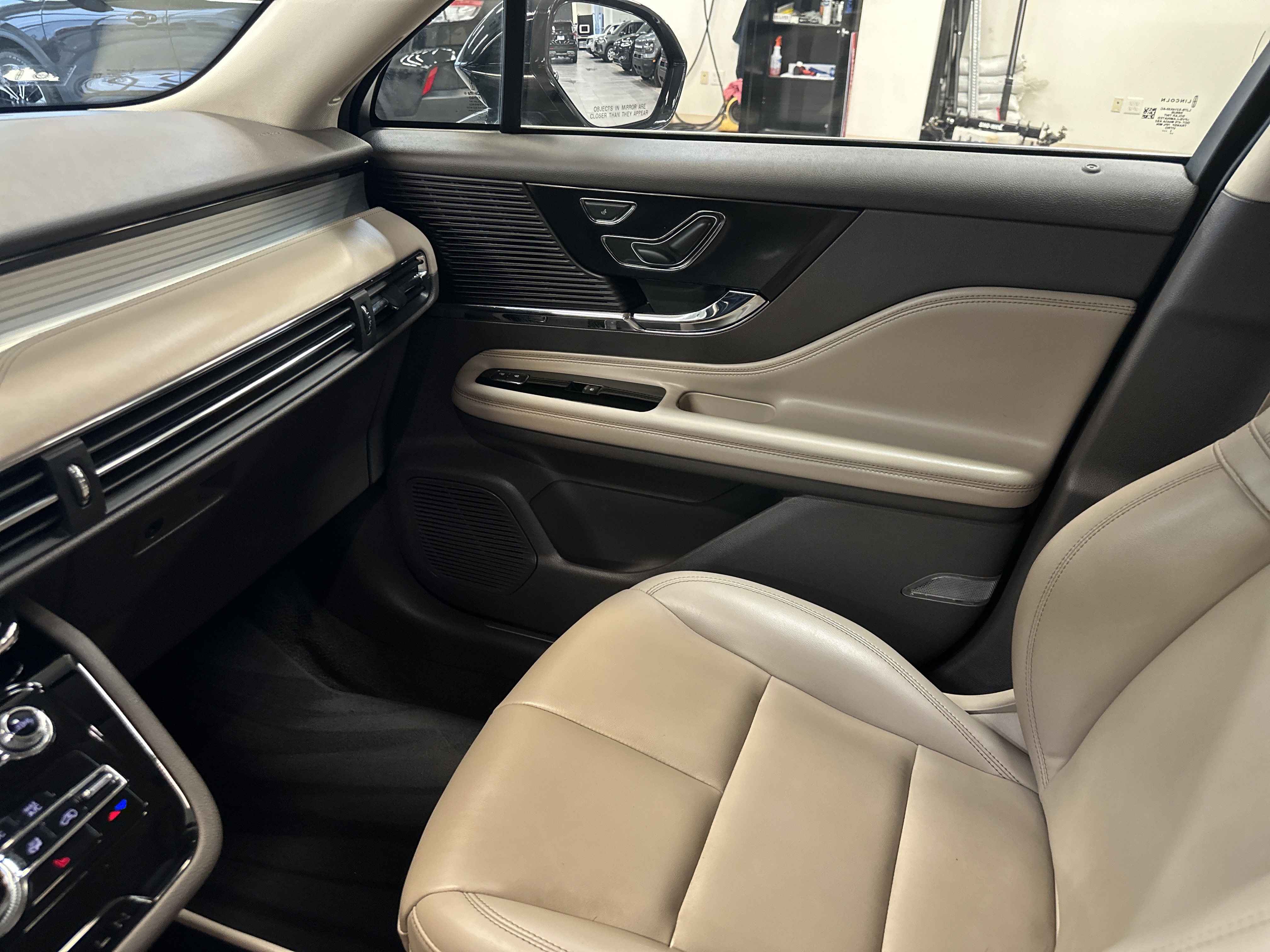 Used 2021 Lincoln Corsair AWD image 21