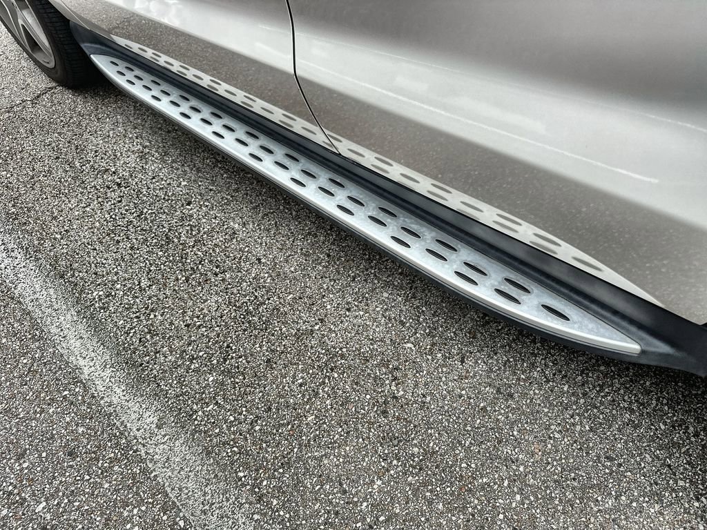 Used 2016 Mercedes-Benz GLE 400 4MATIC w/ Lighting Package image 9