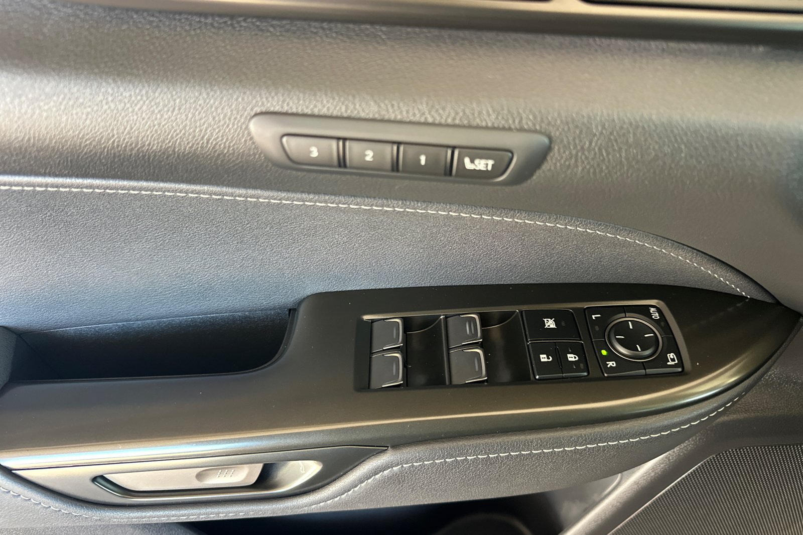 Certified 2026 Lexus NX 350h F Sport w/ Accessory Package (2T) AWD/4WD image 8