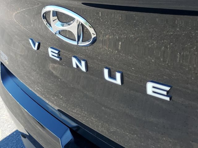 Used 2024 Hyundai Venue SEL FWD image 8