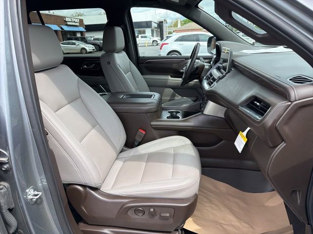Used 2022 Chevrolet Suburban LT w/ Luxury Package AWD/4WD image 23