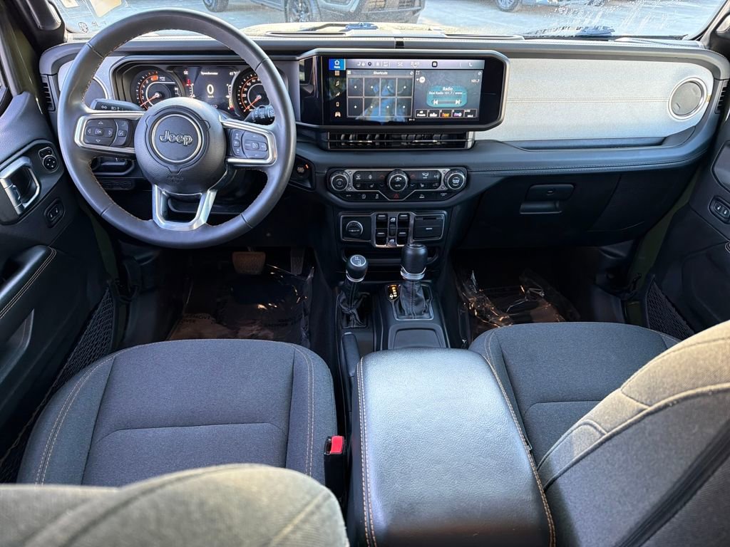 Used 2024 Jeep Wrangler Sahara image 13