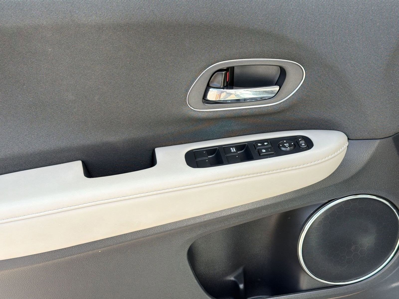 Used 2022 Honda HR-V EX image 13