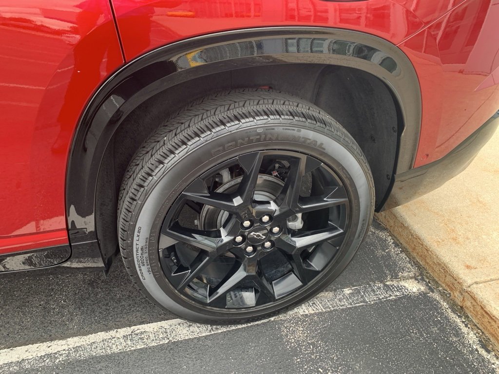 Used 2024 Chevrolet Traverse RS w/ LPO, Floor Liner Package image 10