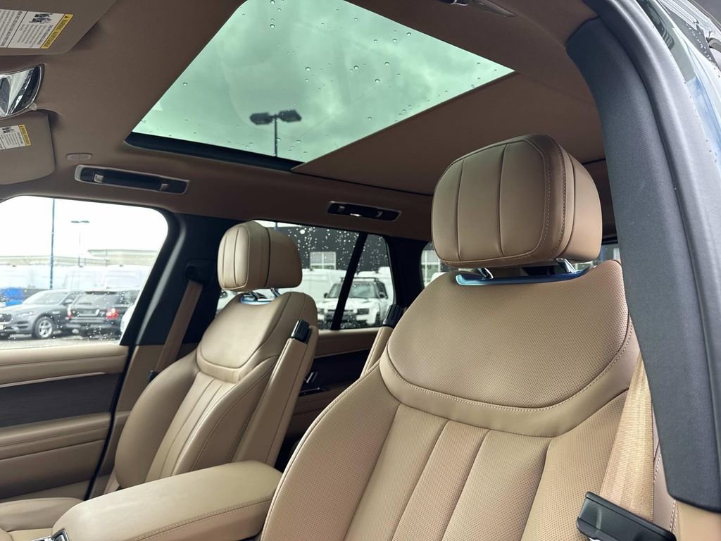 New 2025 Land Rover Range Rover SE AWD/4WD image 19