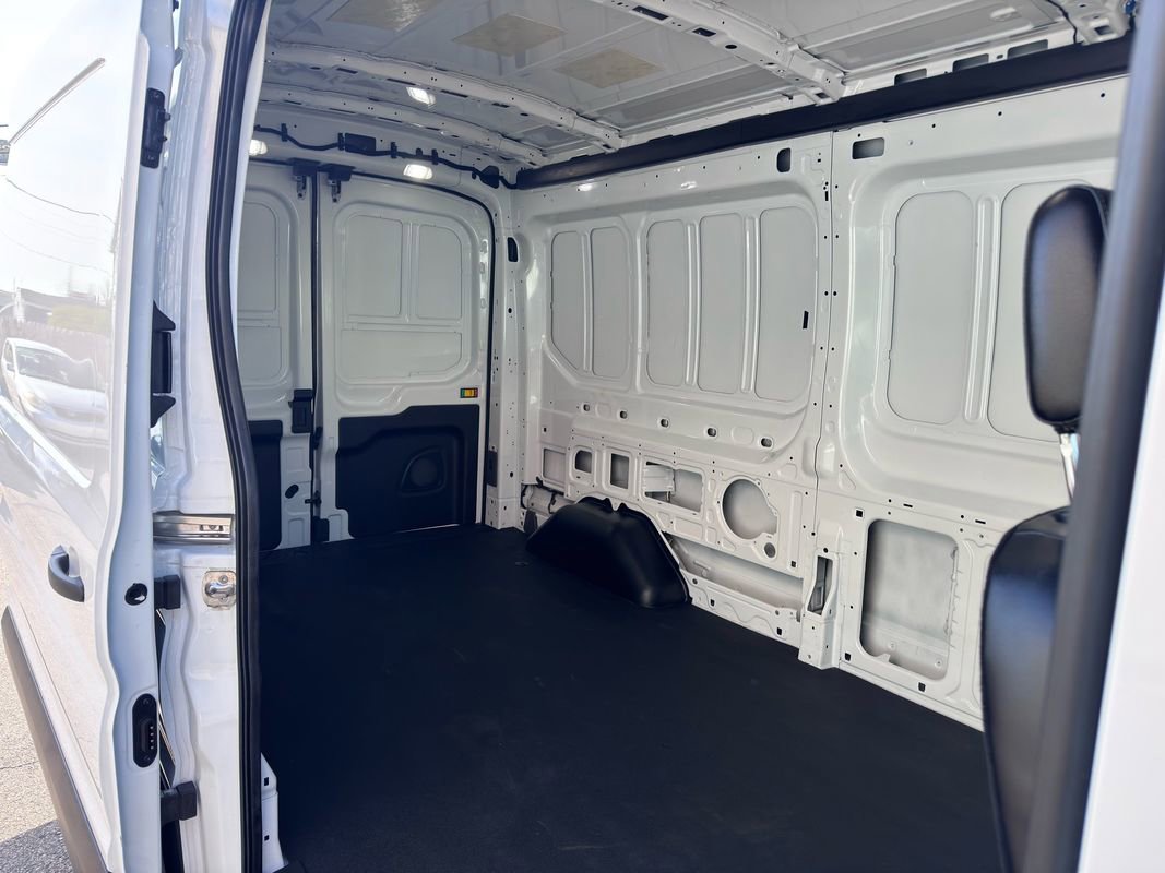 Used 2025 Ford Transit 250 Medium Roof RWD image 32